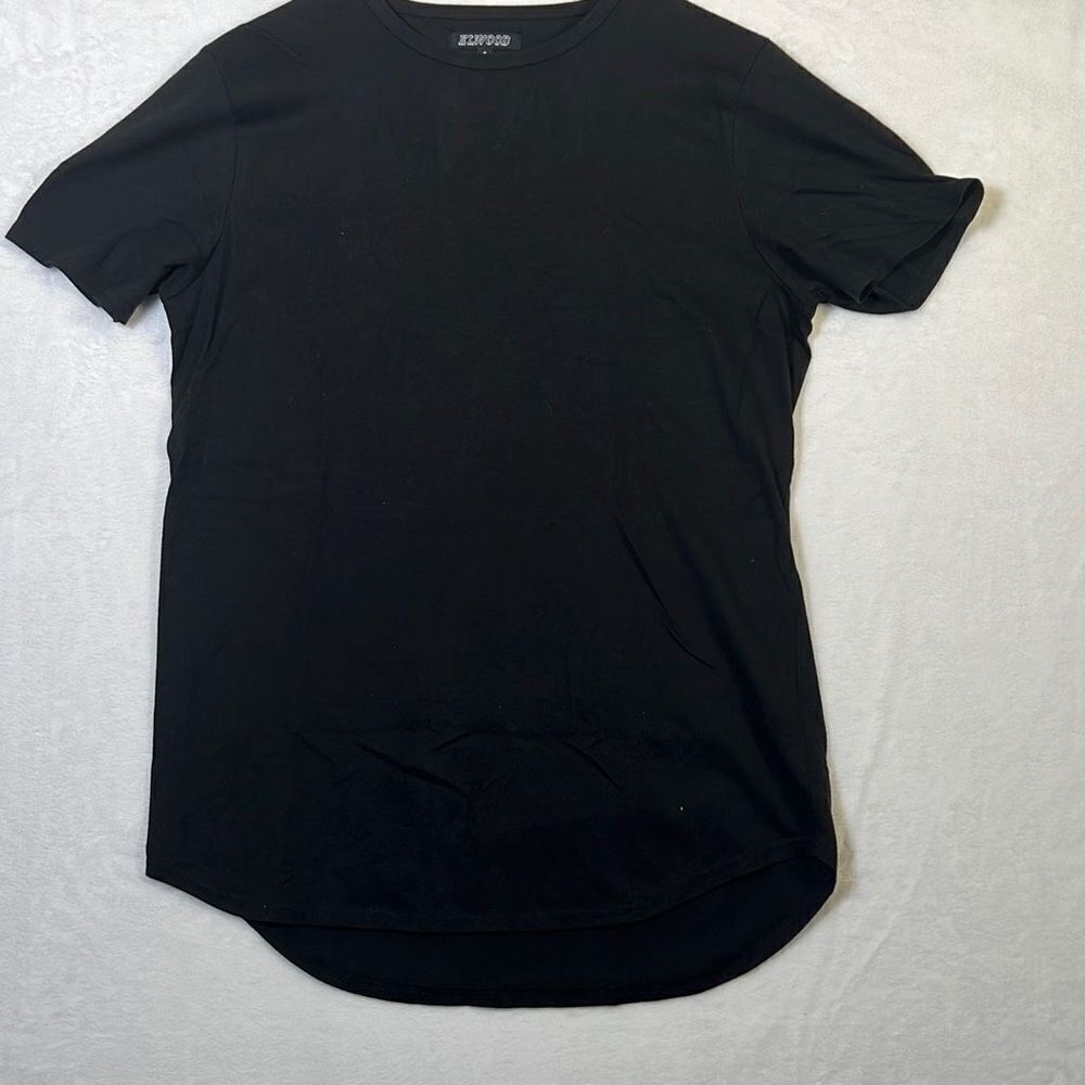 Elongated tillys brand “Elwood” black T-shirt - Men Small